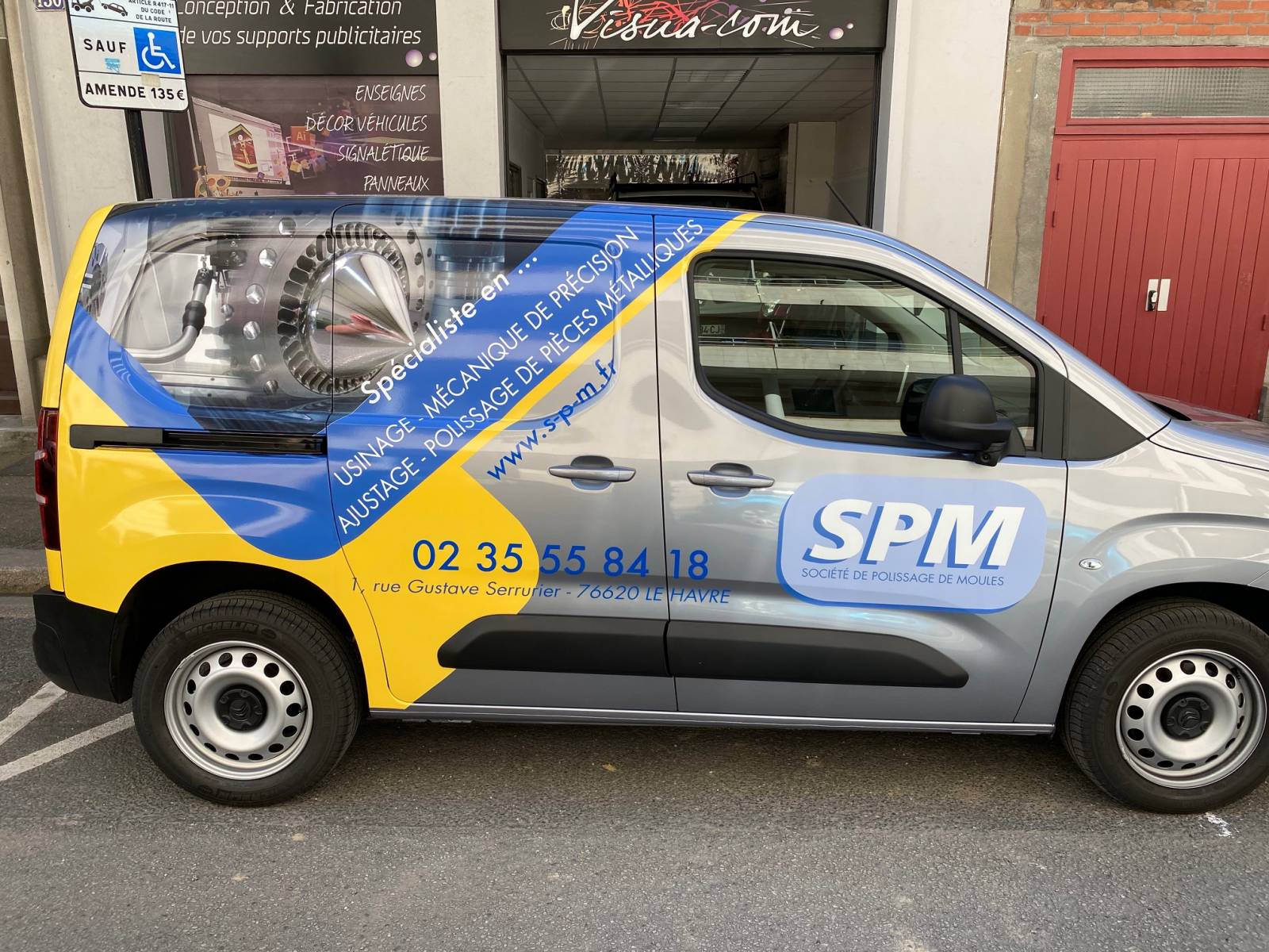 Flocage sur mesure de véhicules professionnels